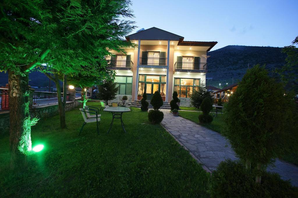 Krystal Hotel Krystallopigi Exterior photo